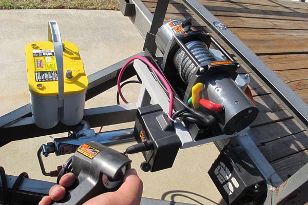 Best Battery for Winch of 2021 – Top Rated 12 Volt Battery for Winching